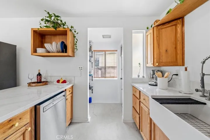 5055 N Raton, Long Beach, California 90807