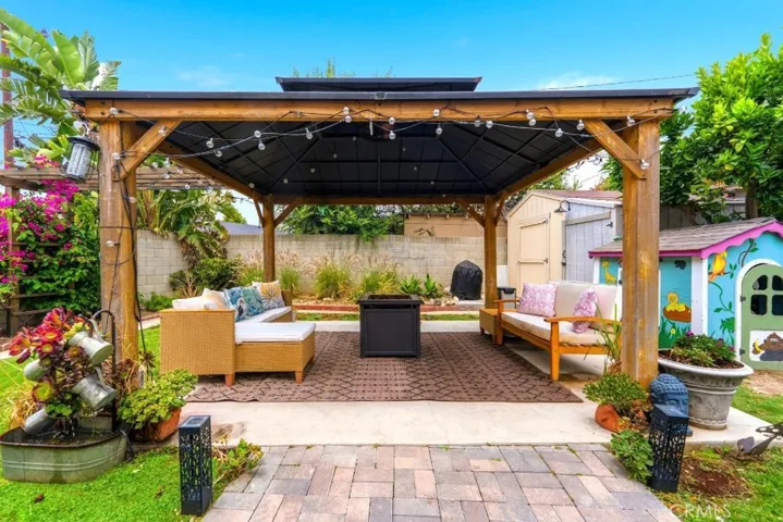 5055 N Raton, Long Beach, California 90807
