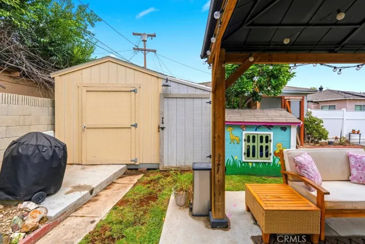 5055 N Raton, Long Beach, California 90807