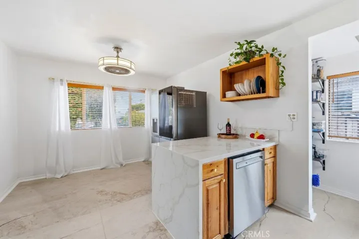5055 N Raton, Long Beach, California 90807