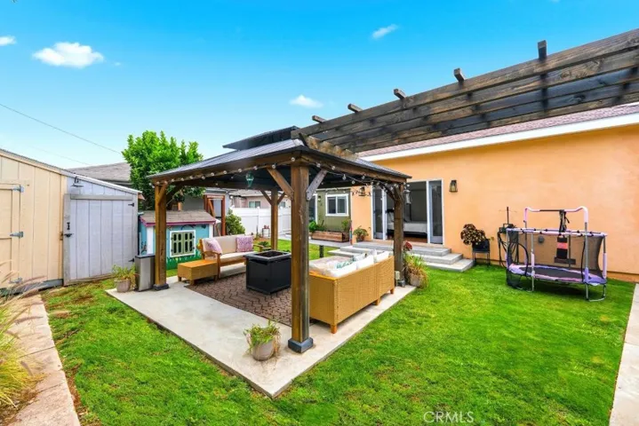5055 N Raton, Long Beach, California 90807