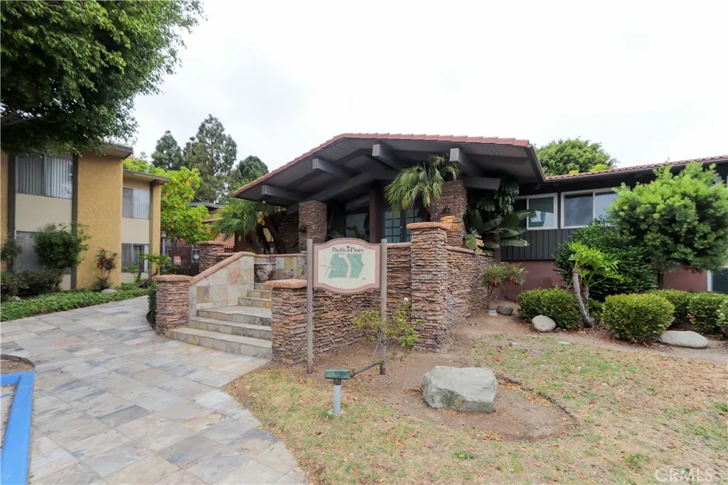 Pacific Pines Front Entrance