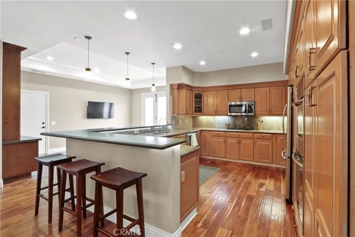 Large, spacious kitchen
