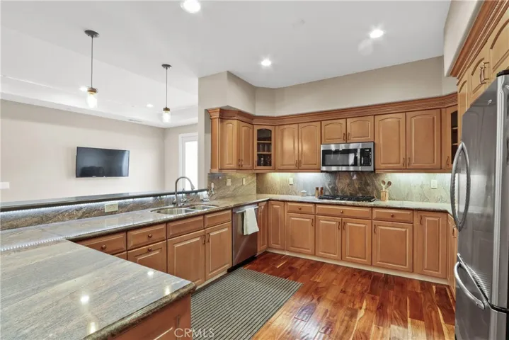 Large kitchen with plenty of room to work in.