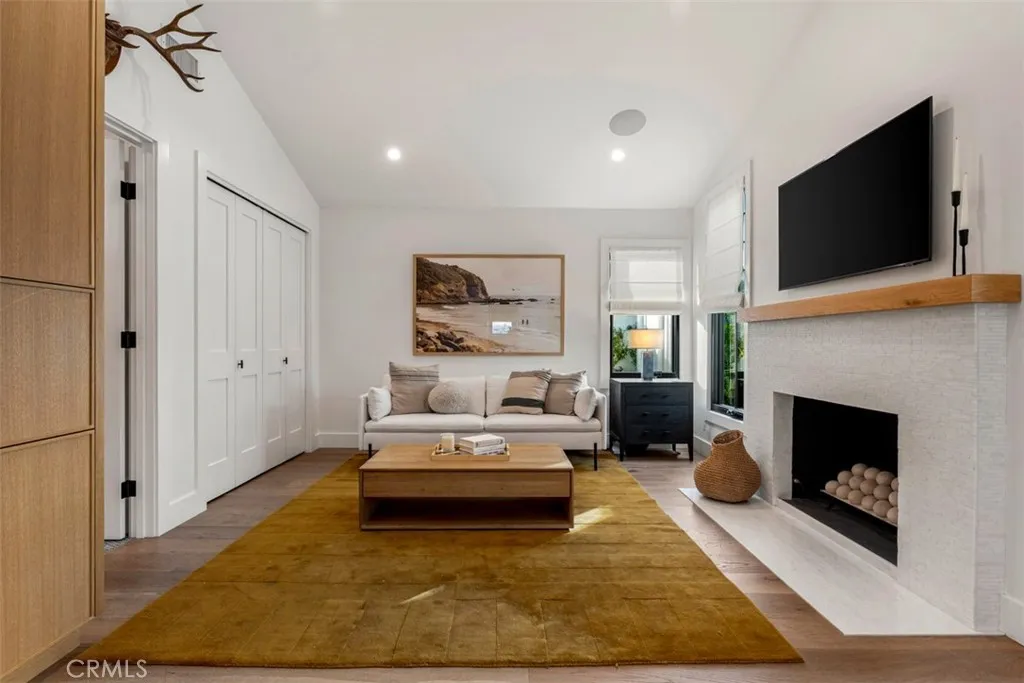 4th bedroom/office with connecting bathroom