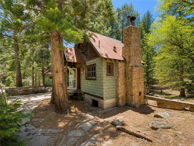 52915 Forest Route 4s02, Idyllwild, California 92549