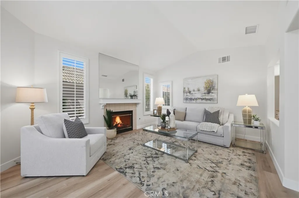 40502 Via Amapola