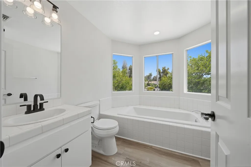 Full guest bathroom upstairs.