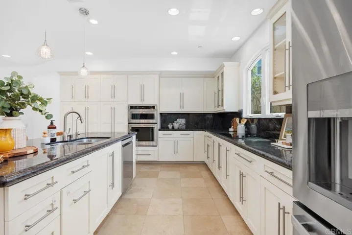 182 Andrew Avenue, Encinitas, California 92024