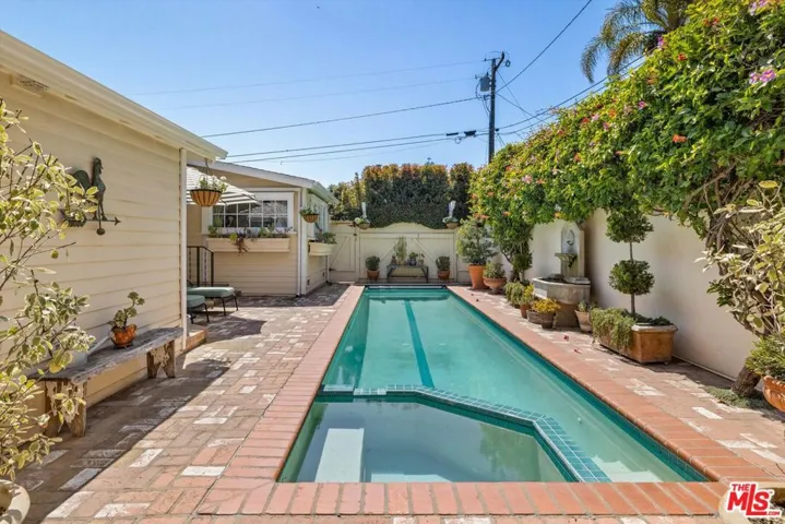 Patio/Pool
