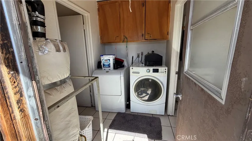 UNIT 2 LAUNDRY AREA