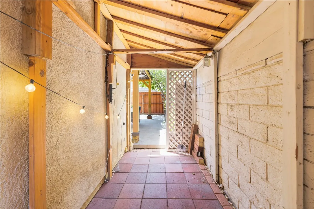 walk through storage side yard