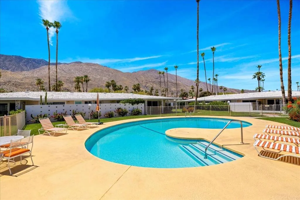 Community Pool (1 of 3 pools)