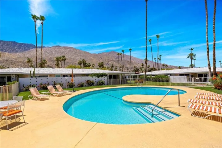 Community Pool (1 of 3 pools)
