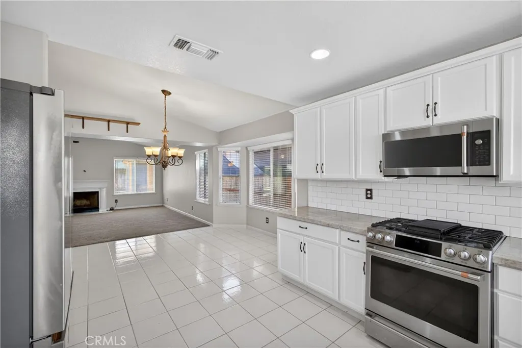 5577 W Paul, Fresno, California 93722 — photo 4