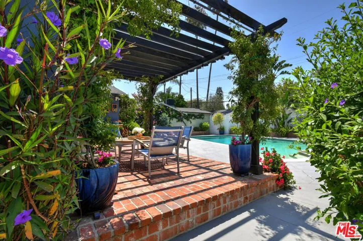 13006 Magnolia Boulevard, Sherman Oaks, California 91423
