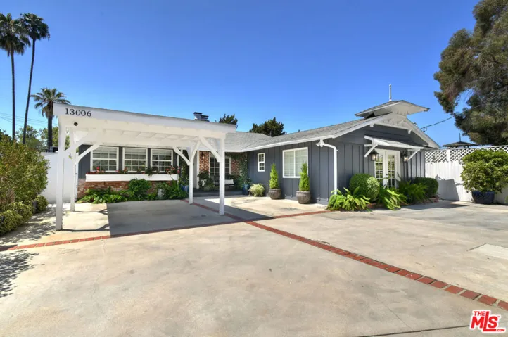 13006 Magnolia Boulevard, Sherman Oaks, California 91423