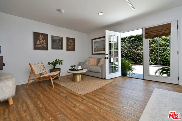 13006 Magnolia Boulevard, Sherman Oaks, California 91423