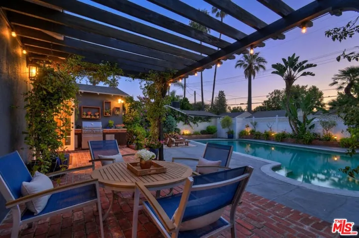 13006 Magnolia Boulevard, Sherman Oaks, California 91423