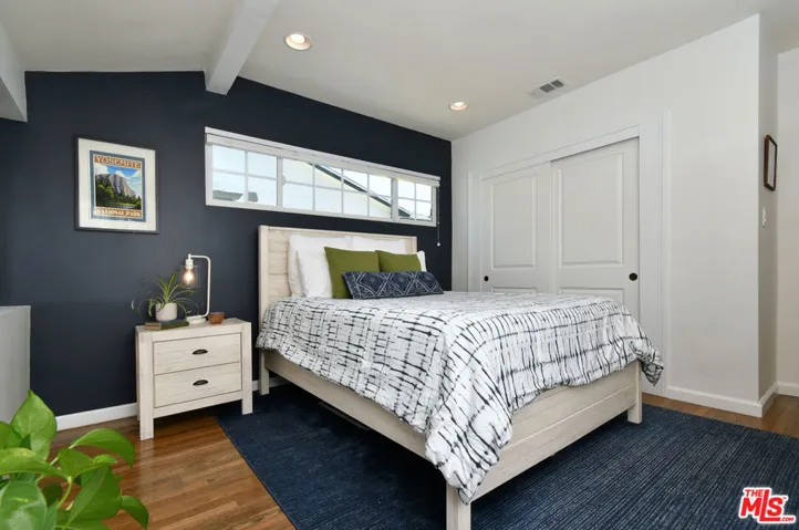 13006 Magnolia Boulevard, Sherman Oaks, California 91423