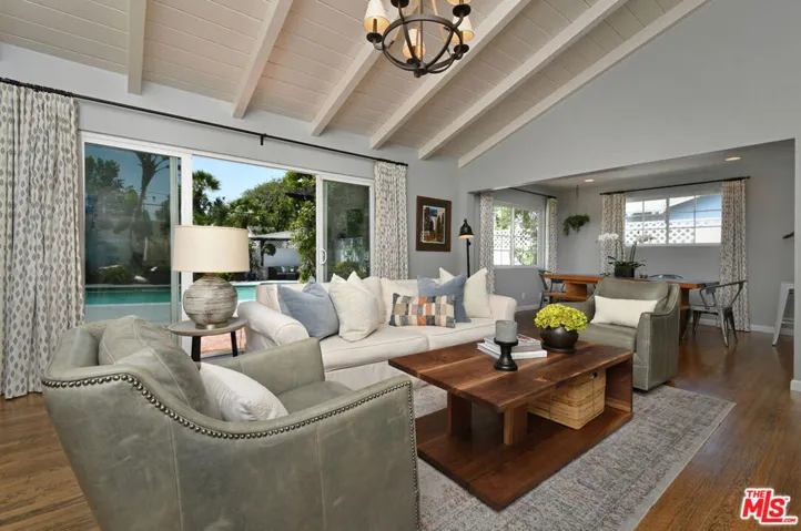 13006 Magnolia Boulevard, Sherman Oaks, California 91423