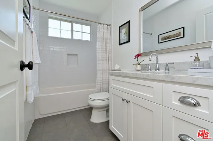 13006 Magnolia Boulevard, Sherman Oaks, California 91423