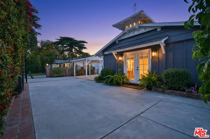 13006 Magnolia Boulevard, Sherman Oaks, California 91423