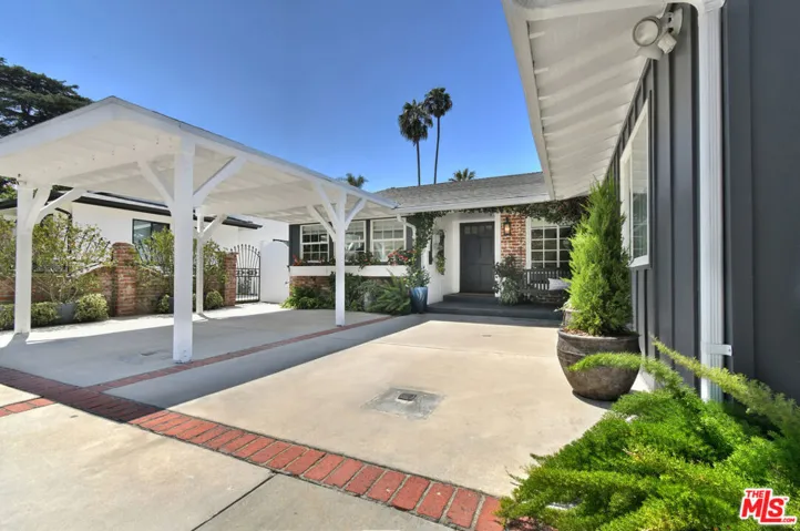 13006 Magnolia Boulevard, Sherman Oaks, California 91423