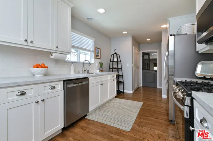 13006 Magnolia Boulevard, Sherman Oaks, California 91423