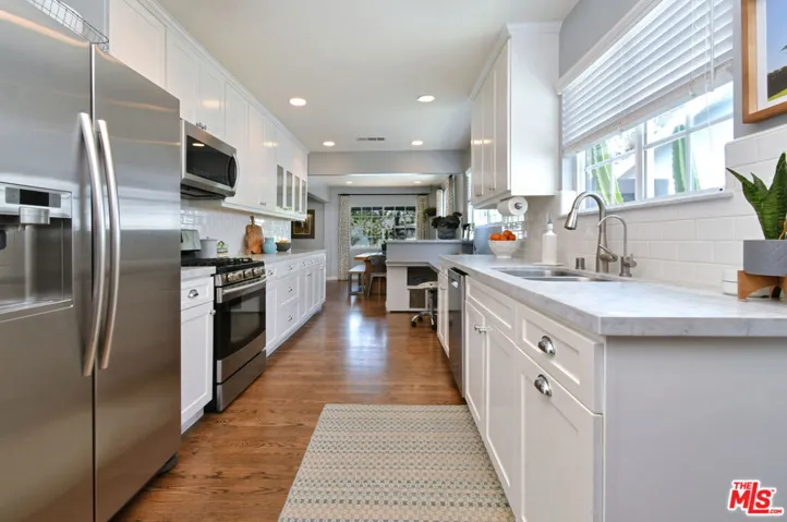 13006 Magnolia Boulevard, Sherman Oaks, California 91423