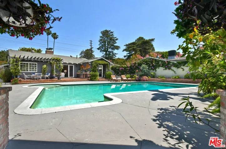 13006 Magnolia Boulevard, Sherman Oaks, California 91423