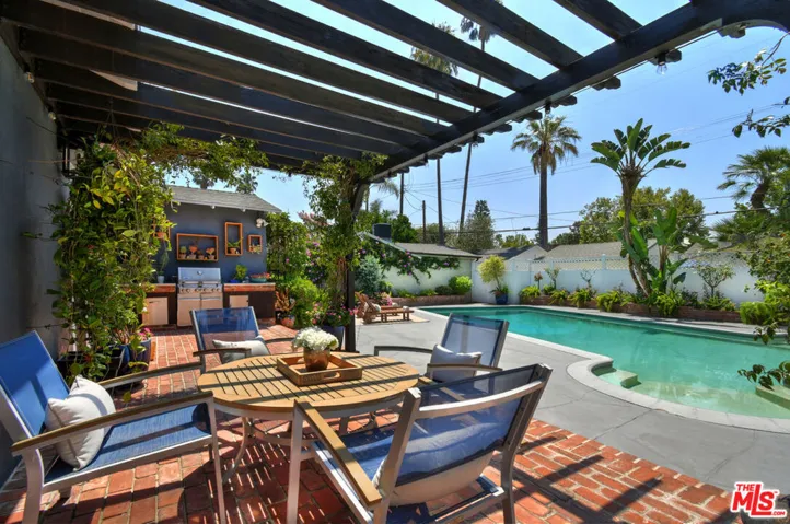 13006 Magnolia Boulevard, Sherman Oaks, California 91423