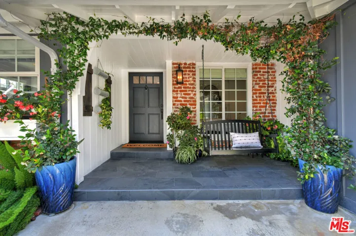 13006 Magnolia Boulevard, Sherman Oaks, California 91423