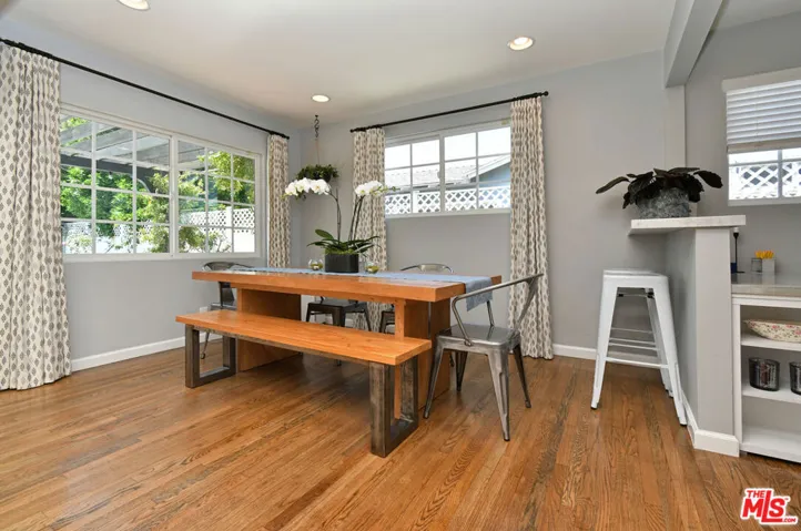 13006 Magnolia Boulevard, Sherman Oaks, California 91423
