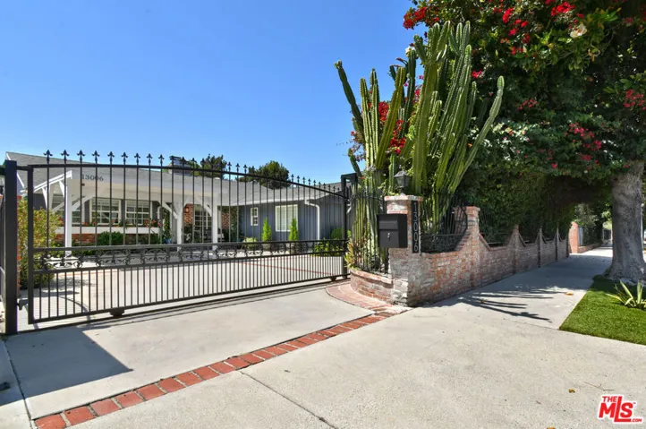 13006 Magnolia Boulevard, Sherman Oaks, California 91423