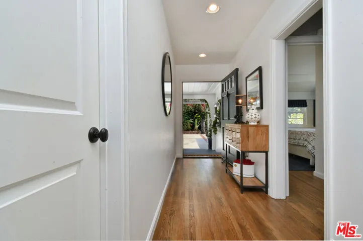 13006 Magnolia Boulevard, Sherman Oaks, California 91423