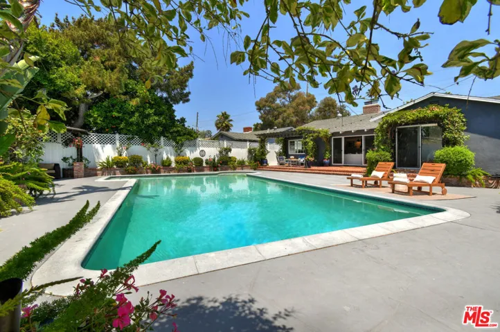 13006 Magnolia Boulevard, Sherman Oaks, California 91423