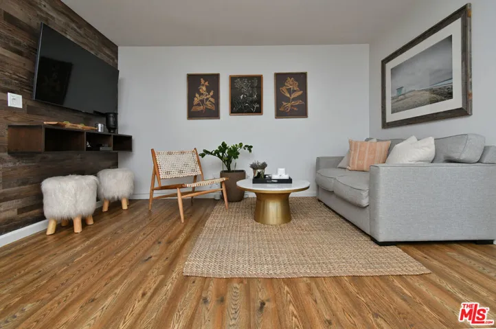 13006 Magnolia Boulevard, Sherman Oaks, California 91423