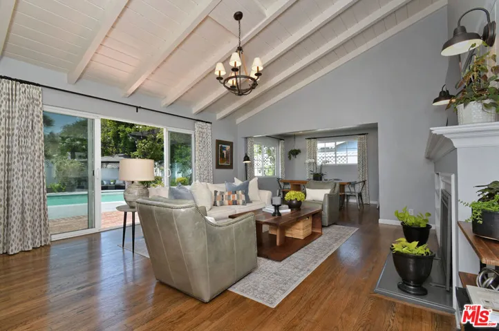 13006 Magnolia Boulevard, Sherman Oaks, California 91423
