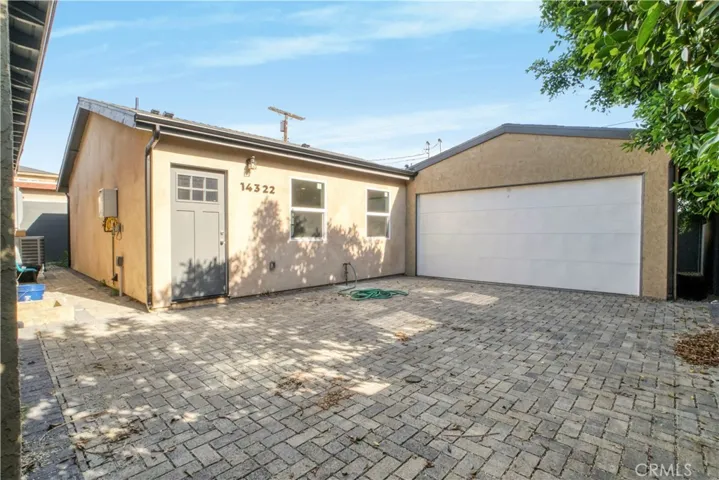 separate garage
