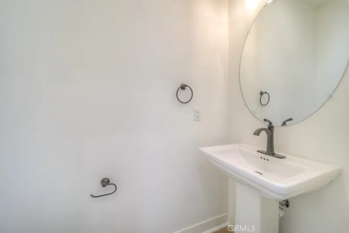 Powder room.