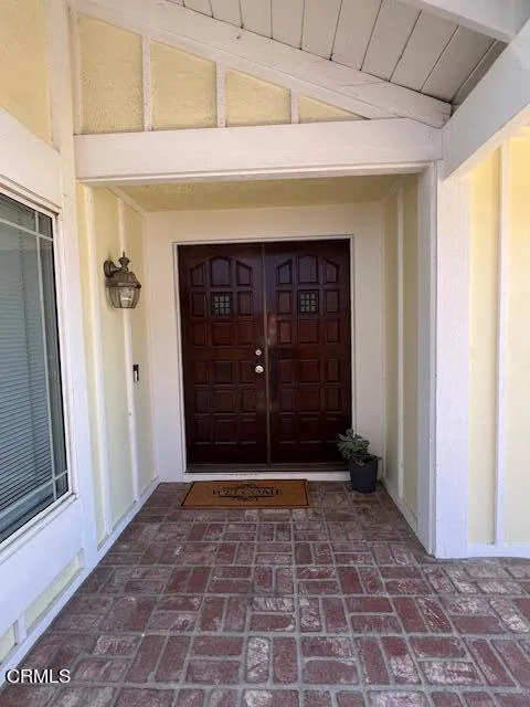 11)Front Entry