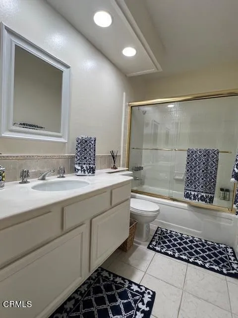 42)Guest Bath 1
