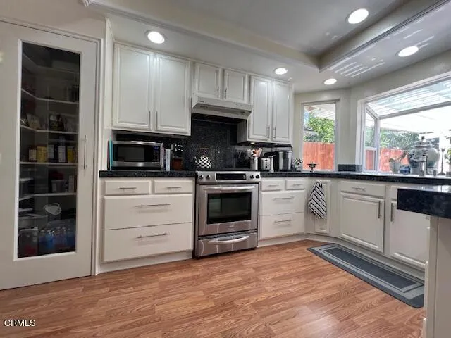27)Kitchen 2