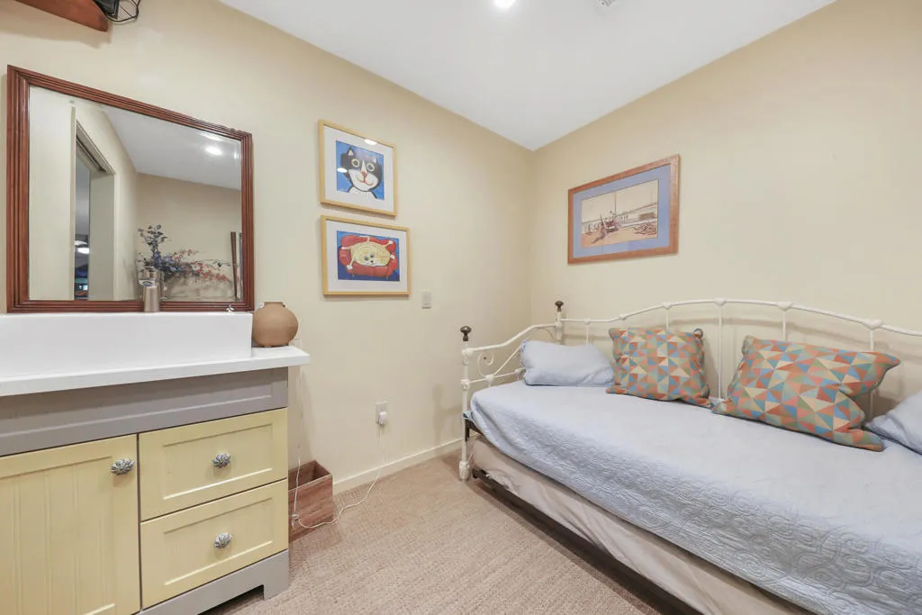 Extra Storage/bedroom