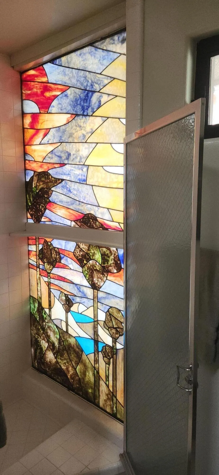 3/4 bath Stainglass wall