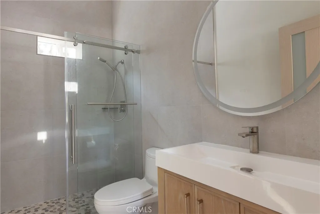 Guest House bathroom