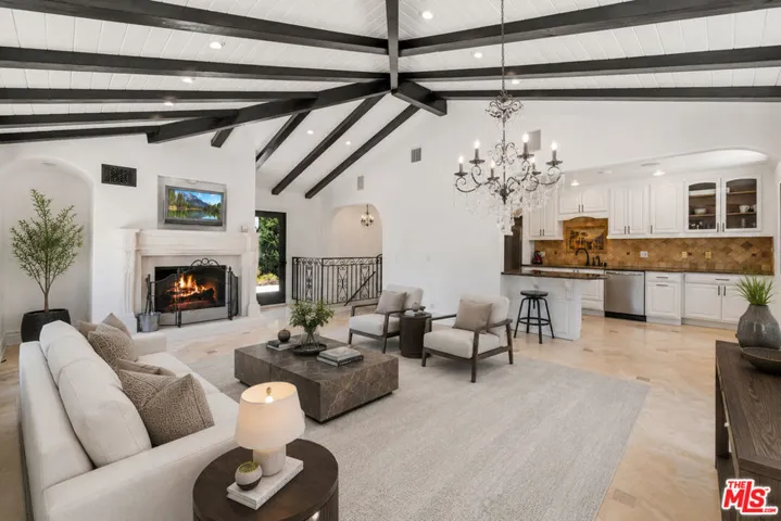 567 Lone Oak Drive, Thousand Oaks, California 91362