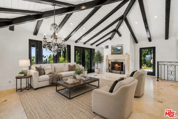 567 Lone Oak Drive, Thousand Oaks, California 91362