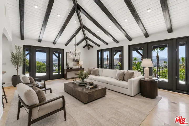 567 Lone Oak Drive, Thousand Oaks, California 91362